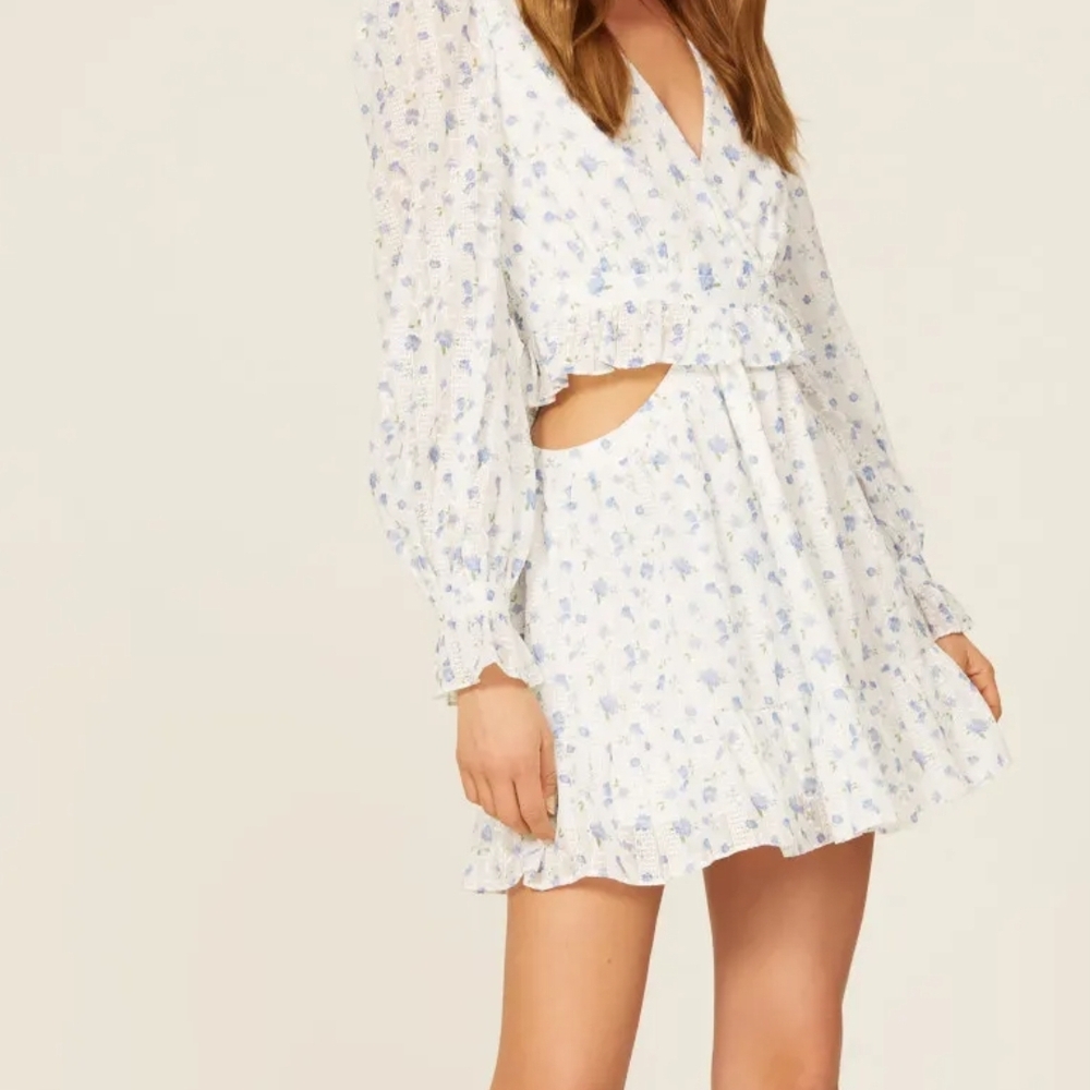 One33 Social Elegant White Dress with Blue Floral Design
